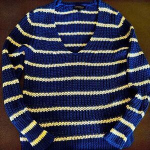 Banana Republic Italian Linen Chunky V-neck Sweater size small